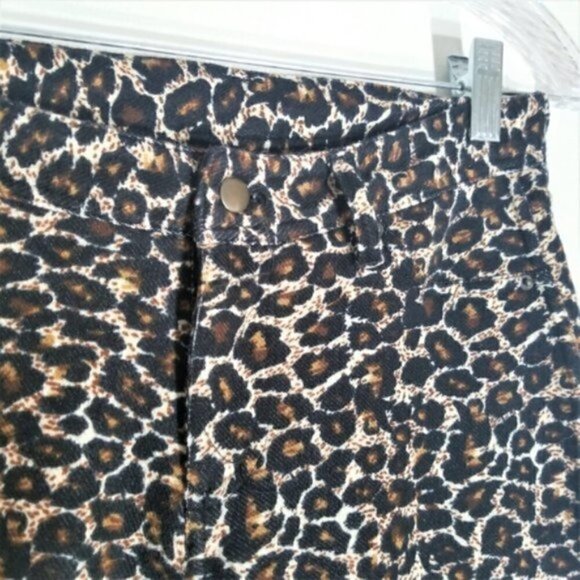 4/$25 Memoi Leopard Print Leggings Small - Picture 4 of 5